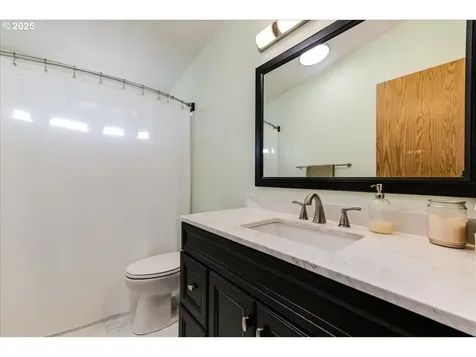 1073 NW Cypress Street Mcminnville OR 97128