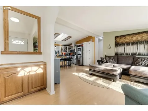 1073 NW Cypress Street Mcminnville OR 97128