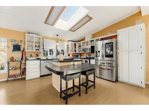 1073 NW Cypress Street Mcminnville OR 97128