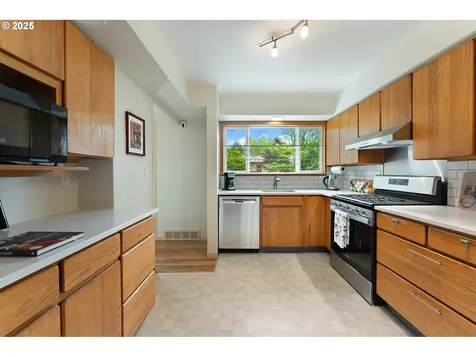 9925 SW 59th Avenue Portland OR 97219