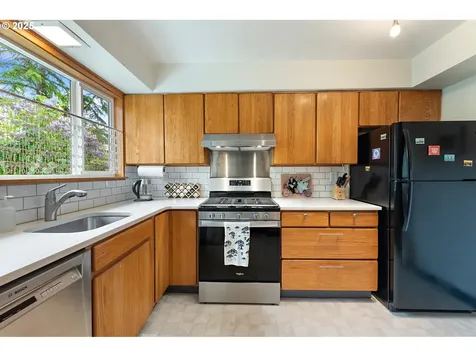 9925 SW 59th Avenue Portland OR 97219