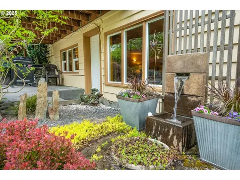 9925 SW 59th Avenue Portland OR 97219
