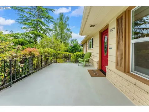 9925 SW 59th Avenue Portland OR 97219