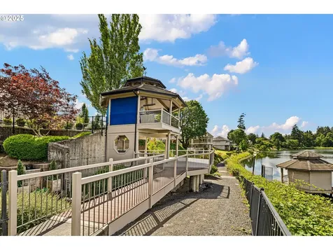 3261 Lake Wood Drive Eugene OR 97408