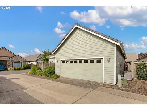 3261 Lake Wood Drive Eugene OR 97408