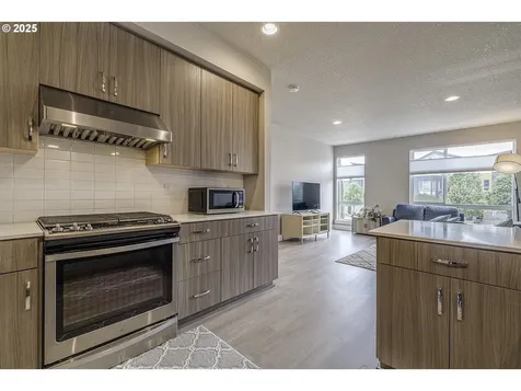 17230 SW Goldcrest Lane Beaverton OR 97007