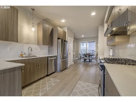 17230 SW Goldcrest Lane Beaverton OR 97007