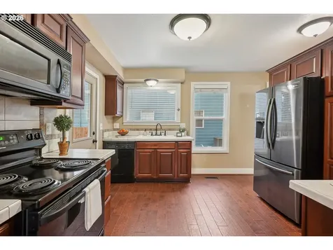 9306 SW 30th Avenue Portland OR 97219