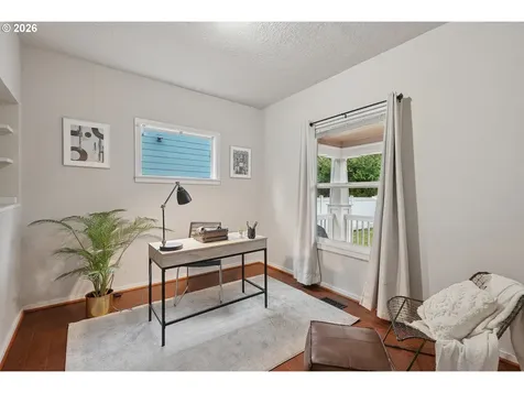 9306 SW 30th Avenue Portland OR 97219