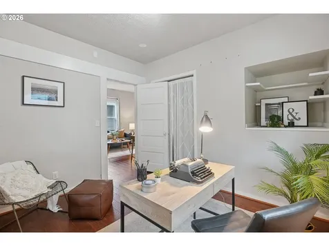 9306 SW 30th Avenue Portland OR 97219