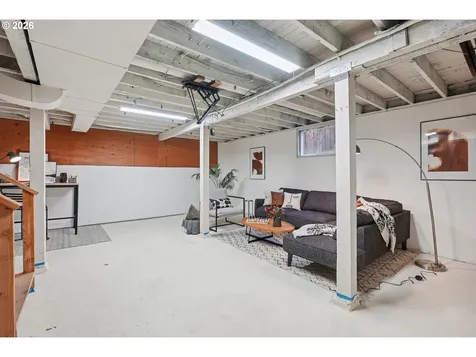 9306 SW 30th Avenue Portland OR 97219