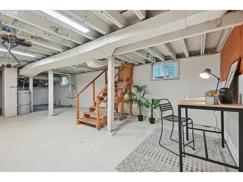 9306 SW 30th Avenue Portland OR 97219