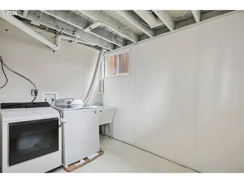 9306 SW 30th Avenue Portland OR 97219