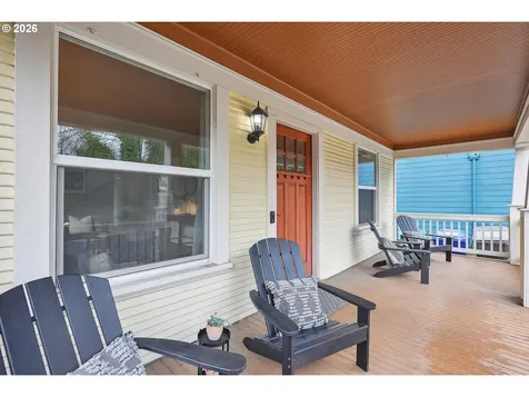9306 SW 30th Avenue Portland OR 97219