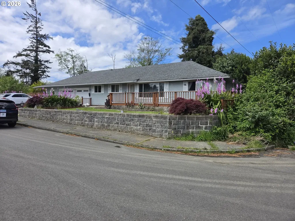 3330 Chester Street North Bend OR 97459
