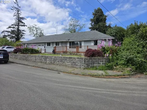 3330 Chester Street North Bend OR 97459