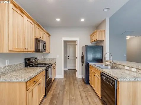 535 S Donna Drive Newberg OR 97132