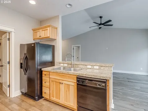 535 S Donna Drive Newberg OR 97132