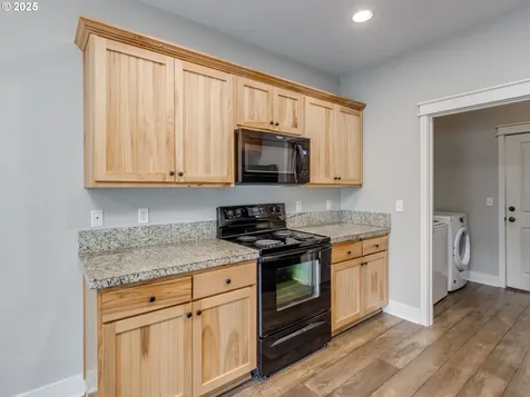 535 S Donna Drive Newberg OR 97132