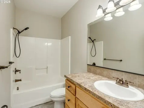 535 S Donna Drive Newberg OR 97132