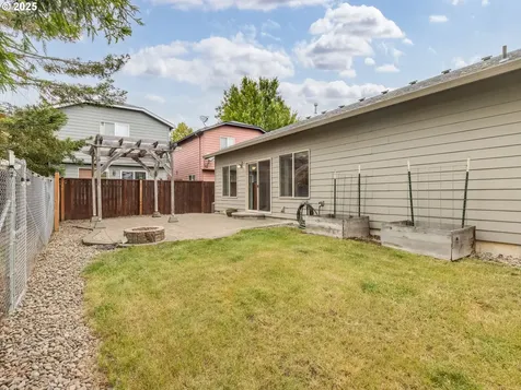 535 S Donna Drive Newberg OR 97132