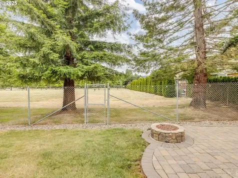535 S Donna Drive Newberg OR 97132
