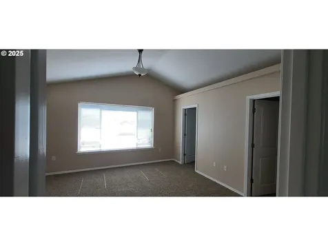 13612 Gaffney Lane Oregon City OR 97045