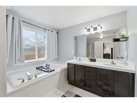 1502 SE Sweetbay Street Hillsboro OR 97123