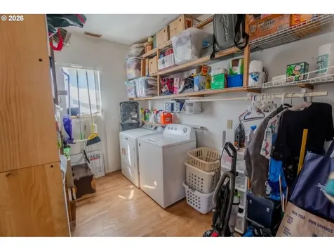 215 Lawson Lane Tenmile OR 97481