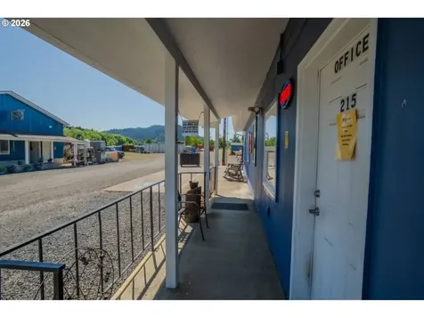 215 Lawson Lane Tenmile OR 97481