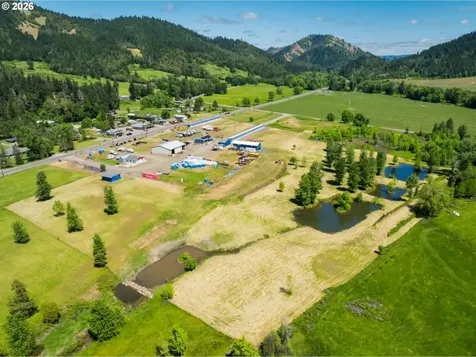 215 Lawson Lane Tenmile OR 97481