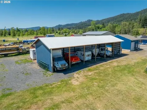 215 Lawson Lane Tenmile OR 97481