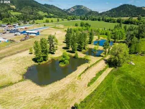 215 Lawson Lane Tenmile OR 97481