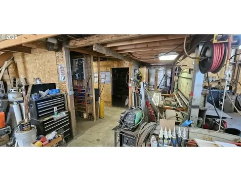 215 Lawson Lane Tenmile OR 97481