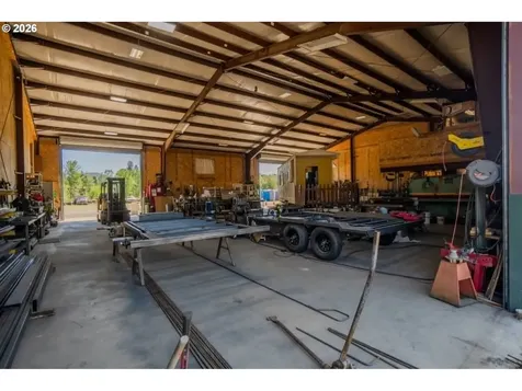215 Lawson Lane Tenmile OR 97481