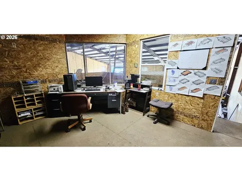 215 Lawson Lane Tenmile OR 97481