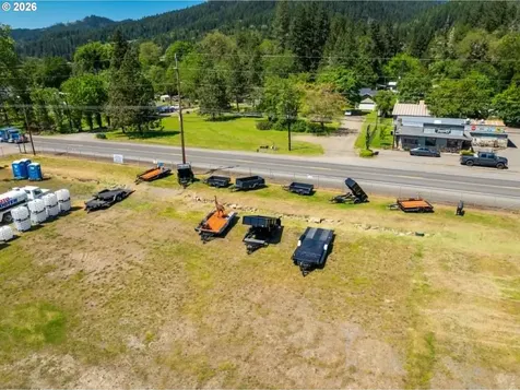 215 Lawson Lane Tenmile OR 97481