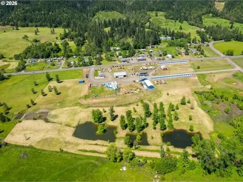 215 Lawson Lane Tenmile OR 97481