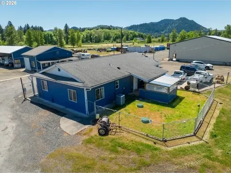 215 Lawson Lane Tenmile OR 97481