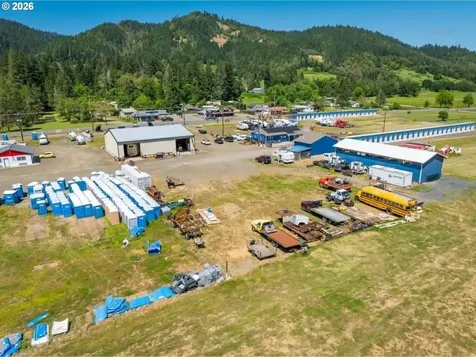 215 Lawson Lane Tenmile OR 97481