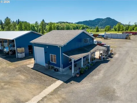 215 Lawson Lane Tenmile OR 97481