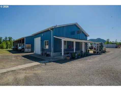 215 Lawson Lane Tenmile OR 97481