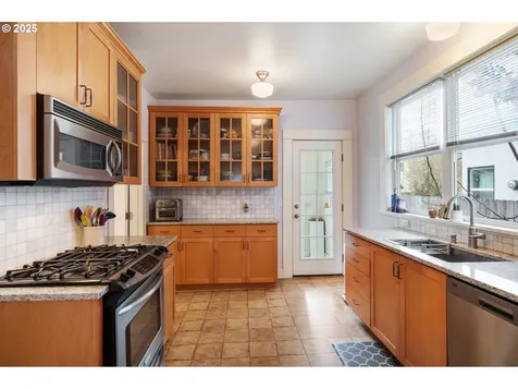 3538 SE Taylor Street Portland OR 97214