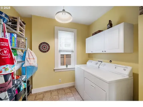 3538 SE Taylor Street Portland OR 97214