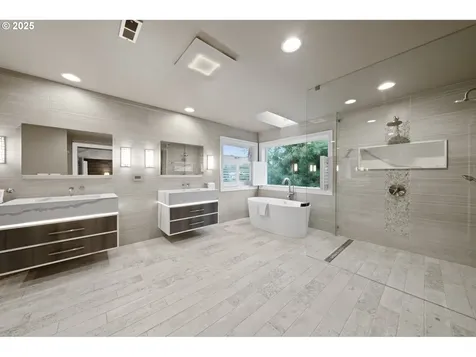 14000 Stampher Road Lake Oswego OR 97034