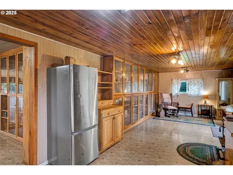 32253 Deberry Road Creswell OR 97426