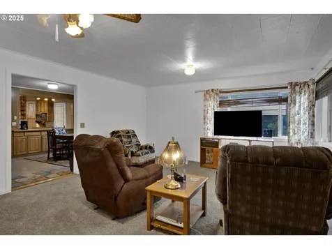 32253 Deberry Road Creswell OR 97426