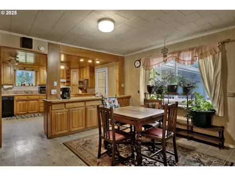 32253 Deberry Road Creswell OR 97426