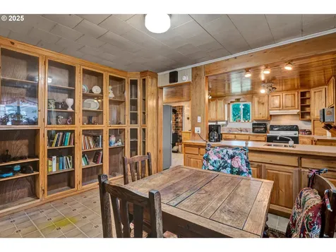 32253 Deberry Road Creswell OR 97426