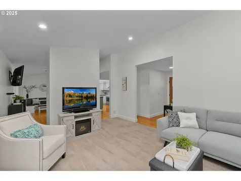 8273 SW Lori Way Beaverton OR 97007